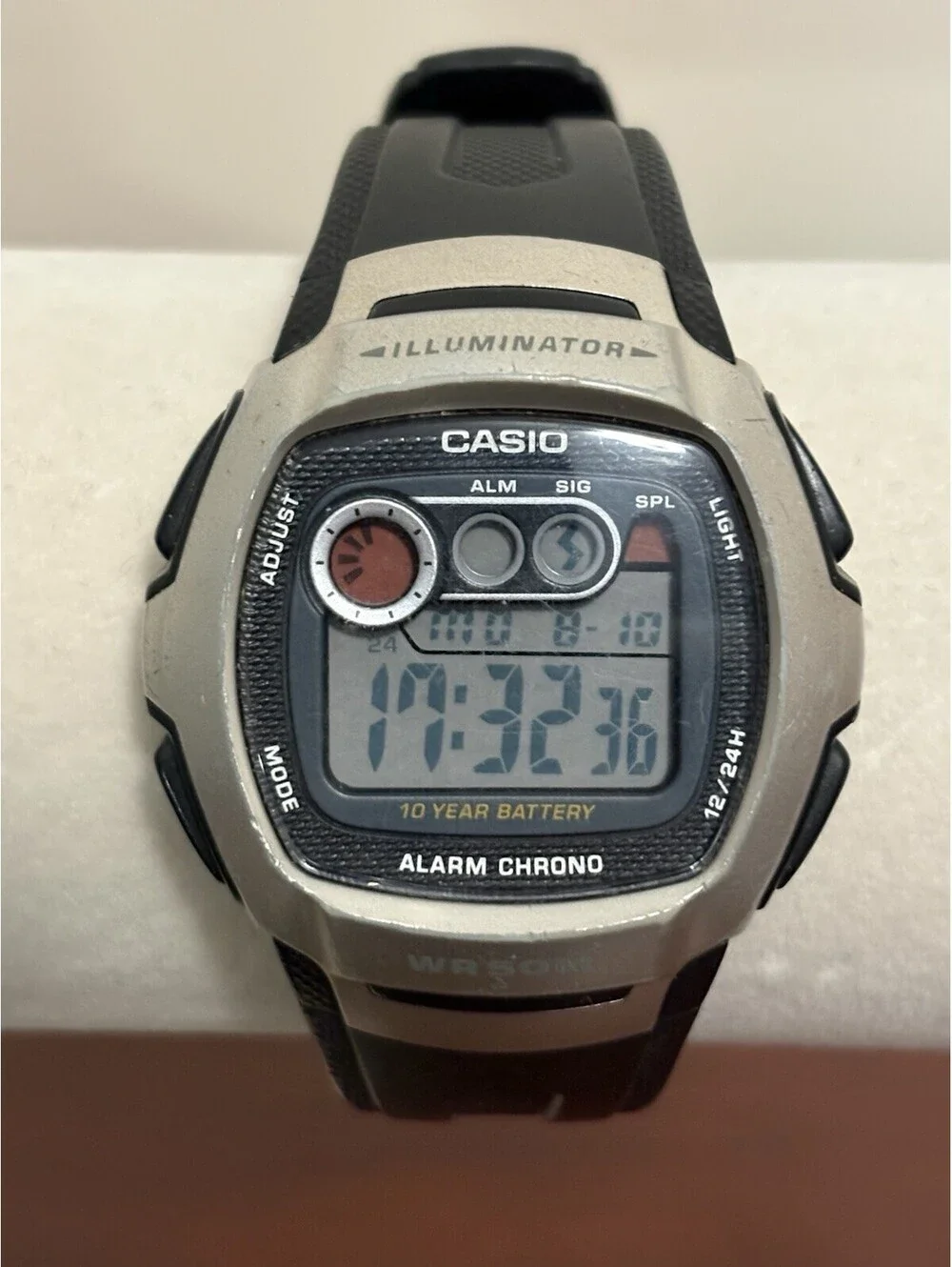 Casio Illuminator W-210 2963 Digital Alarm Chronograph Quart Wristwatch 40mm